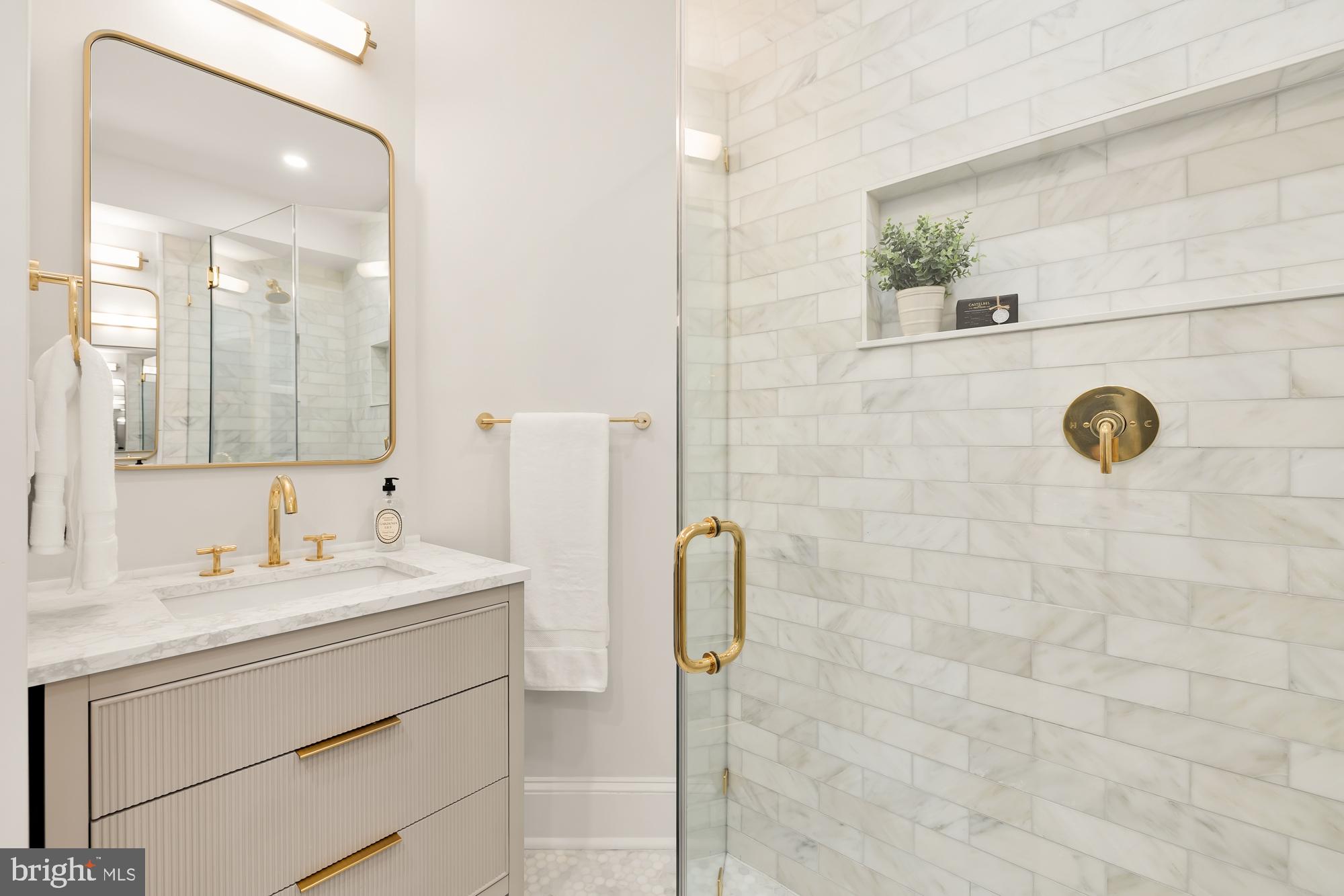 OLD TOWN ALEXANDRIA - Residential