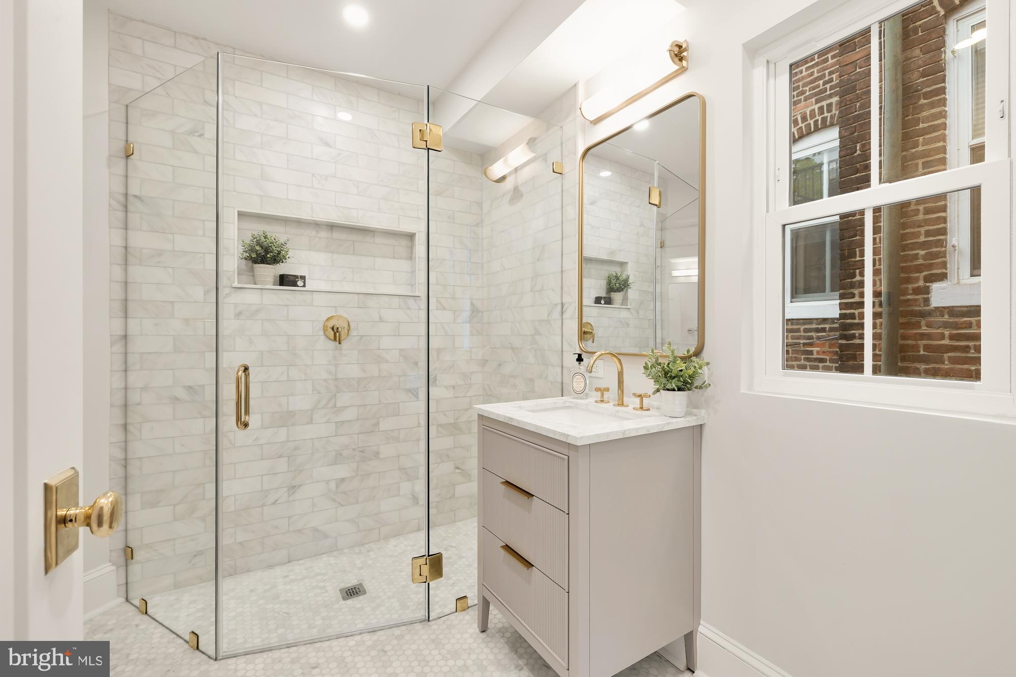 OLD TOWN ALEXANDRIA - Residential