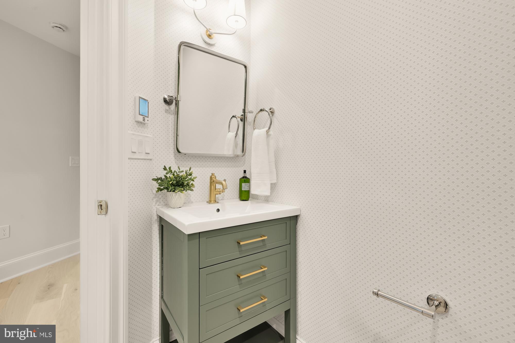 OLD TOWN ALEXANDRIA - Residential