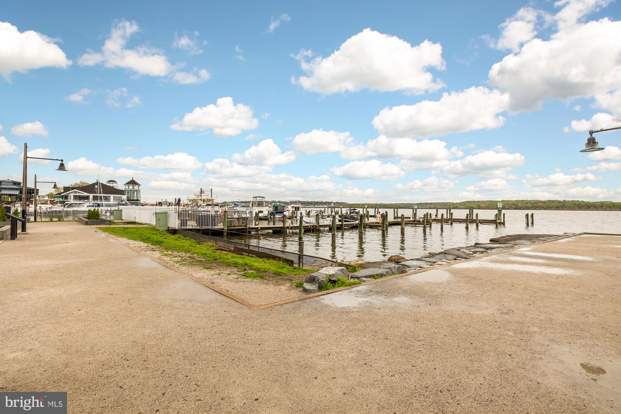 OLD TOWN ALEXANDRIA - Residential