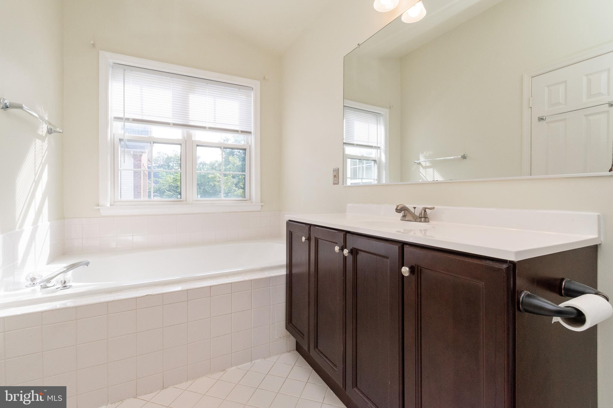 WOODVIEW VILLAGE WEST - Residential Lease