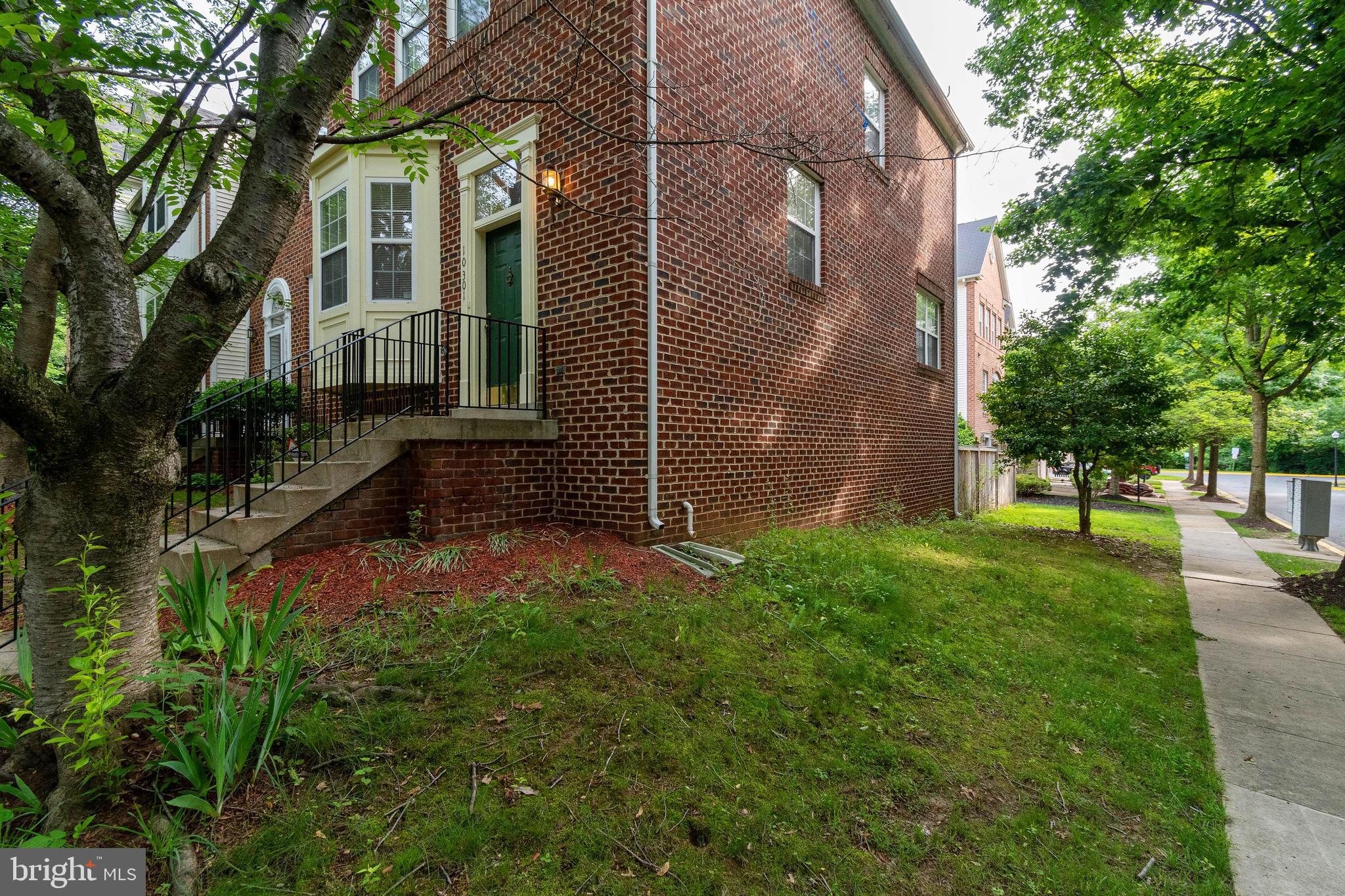 WOODVIEW VILLAGE WEST - Residential Lease