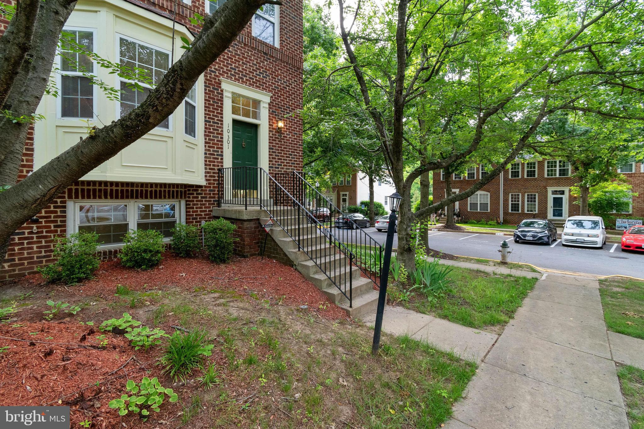 WOODVIEW VILLAGE WEST - Residential Lease