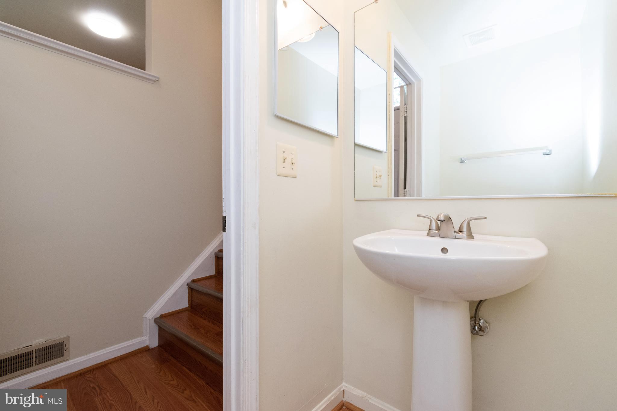 WOODVIEW VILLAGE WEST - Residential Lease