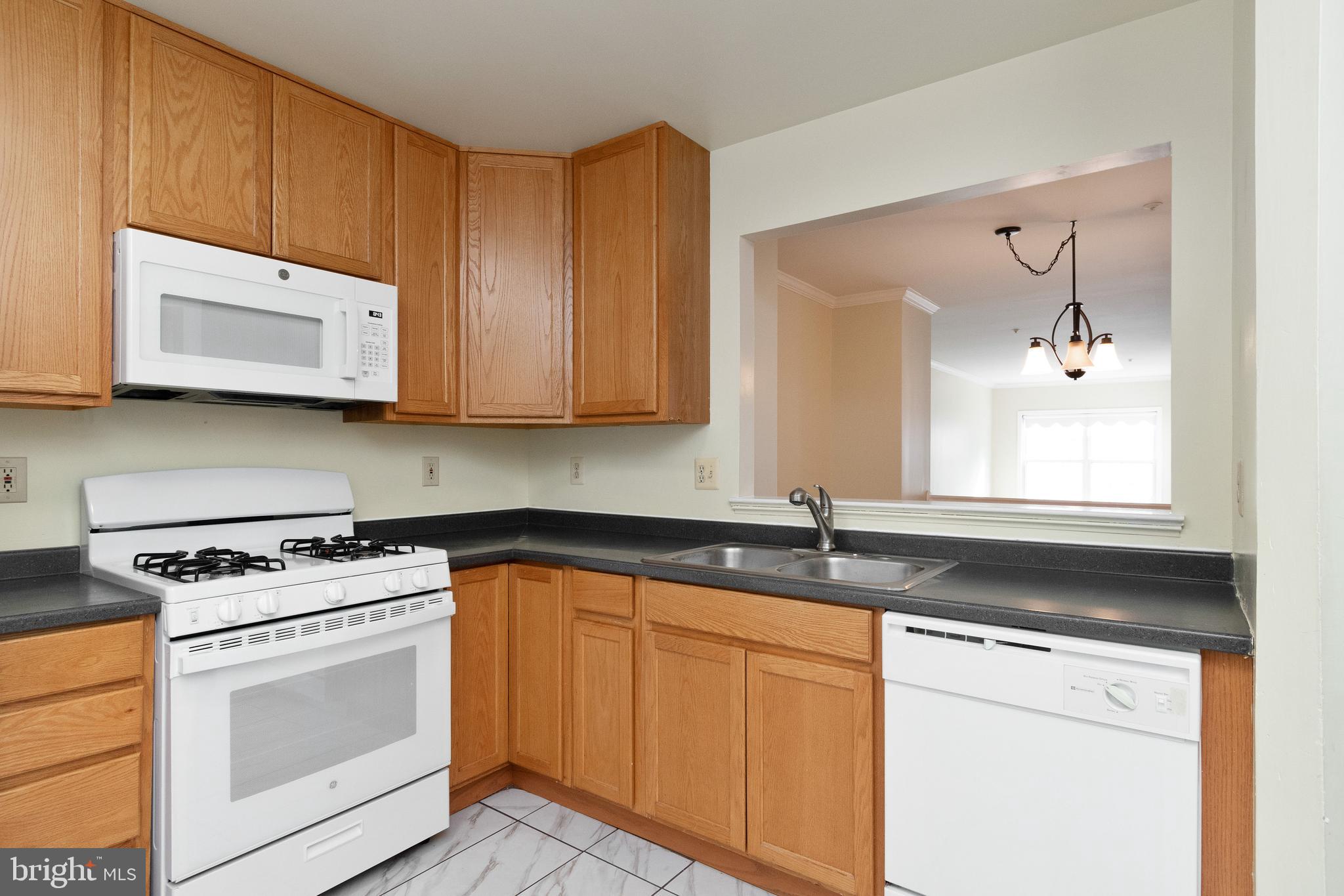 WOODVIEW VILLAGE WEST - Residential Lease