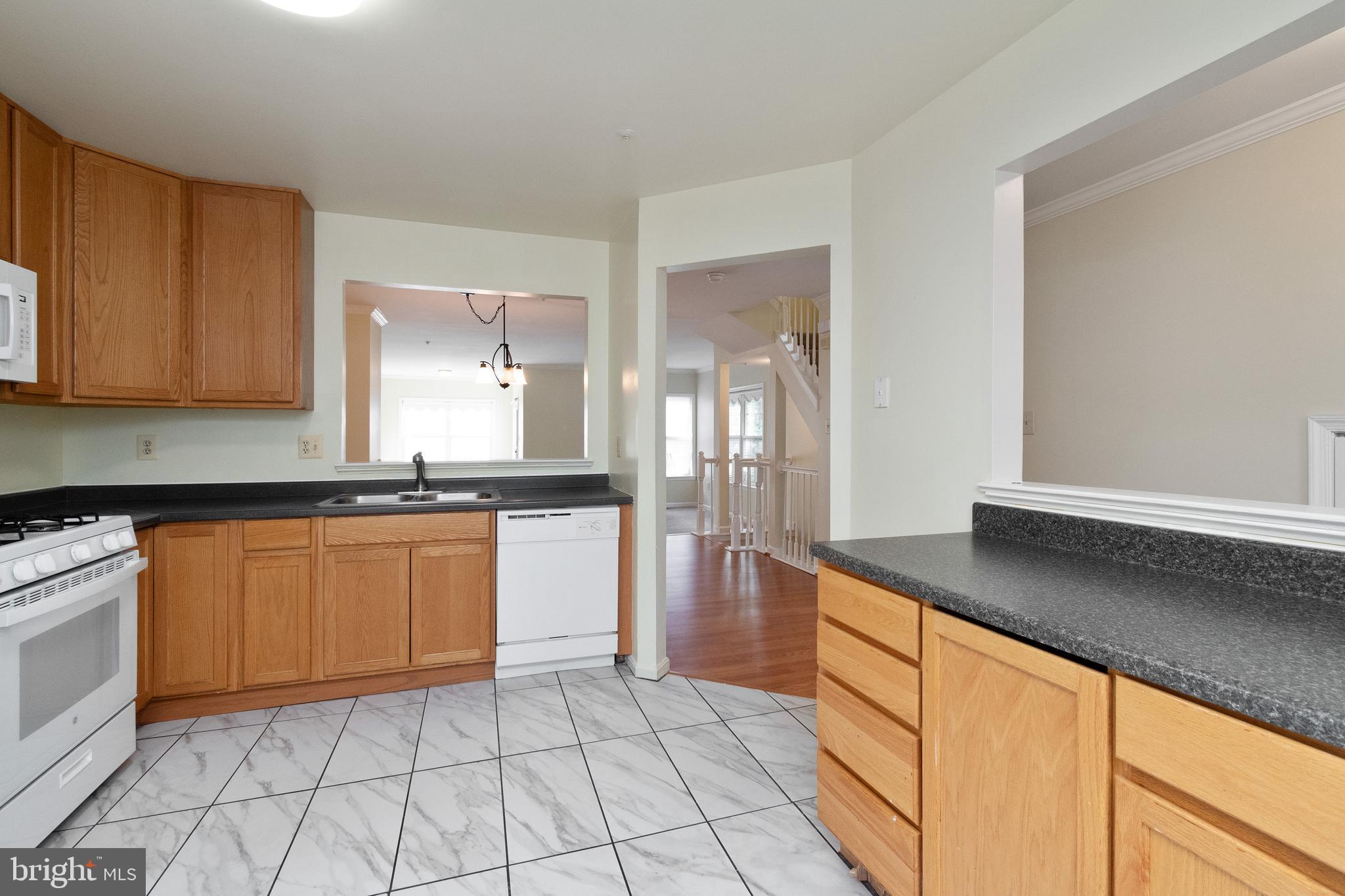 WOODVIEW VILLAGE WEST - Residential Lease