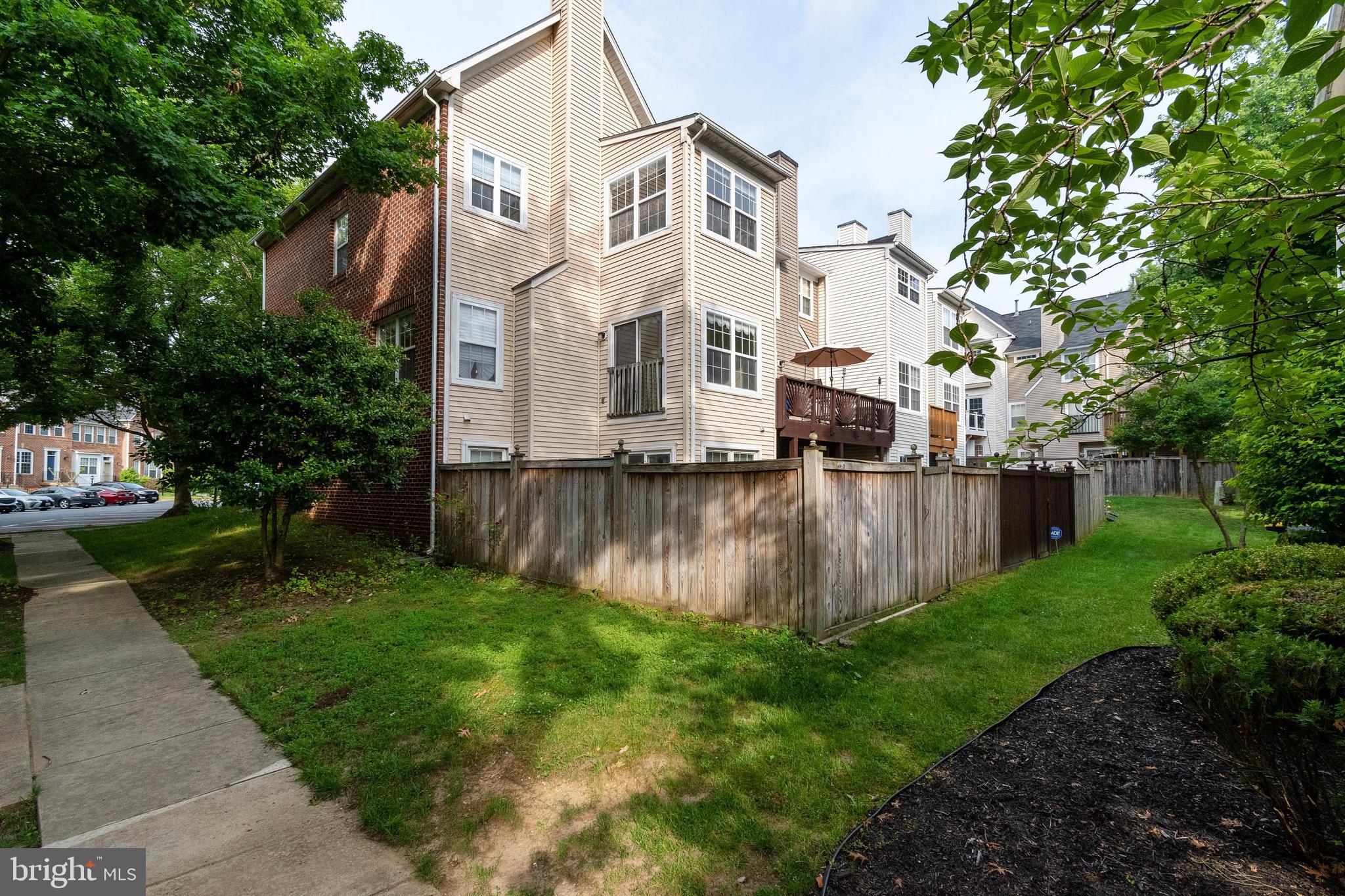 WOODVIEW VILLAGE WEST - Residential Lease