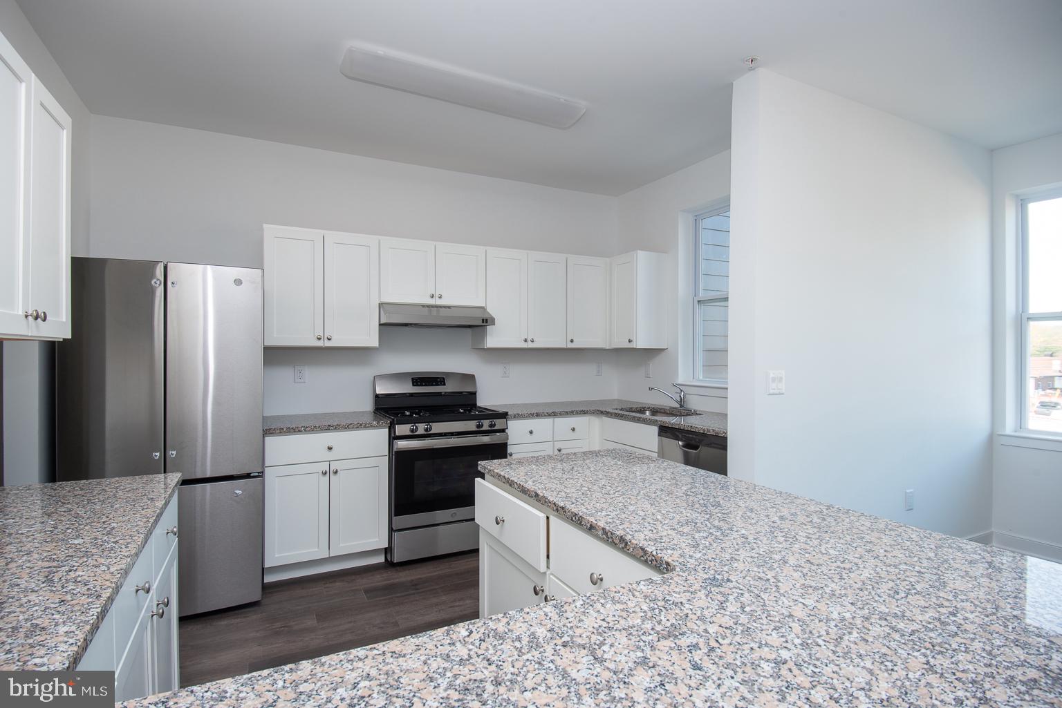 43 PRINCETON HIGHTSTOWN RD 2205