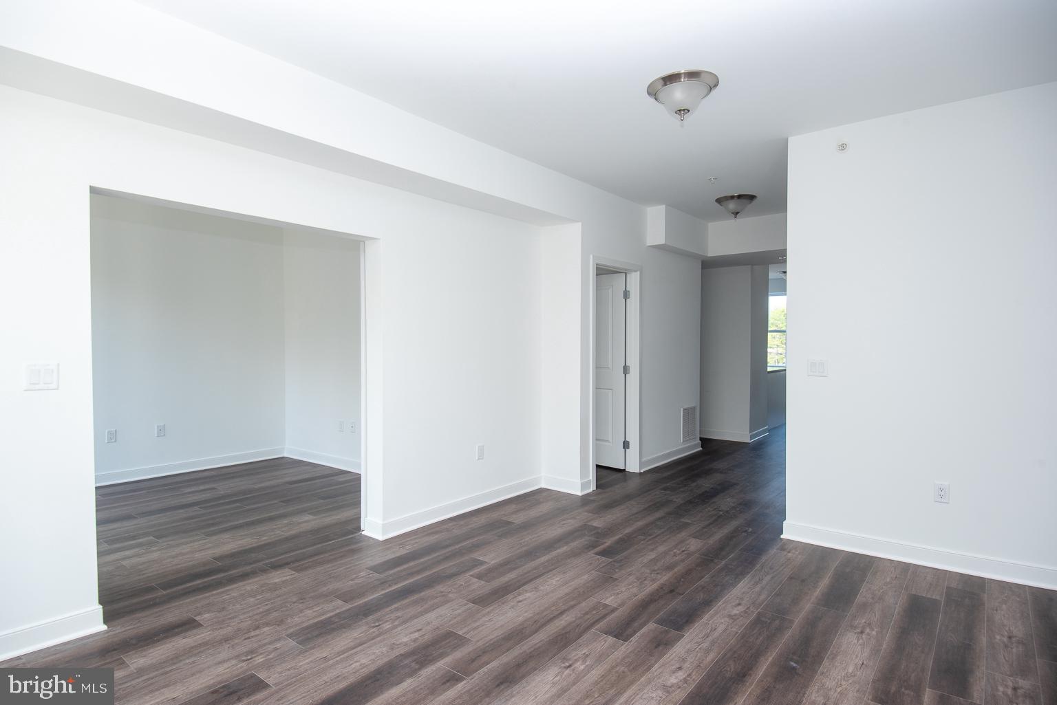 43 PRINCETON HIGHTSTOWN RD 2205