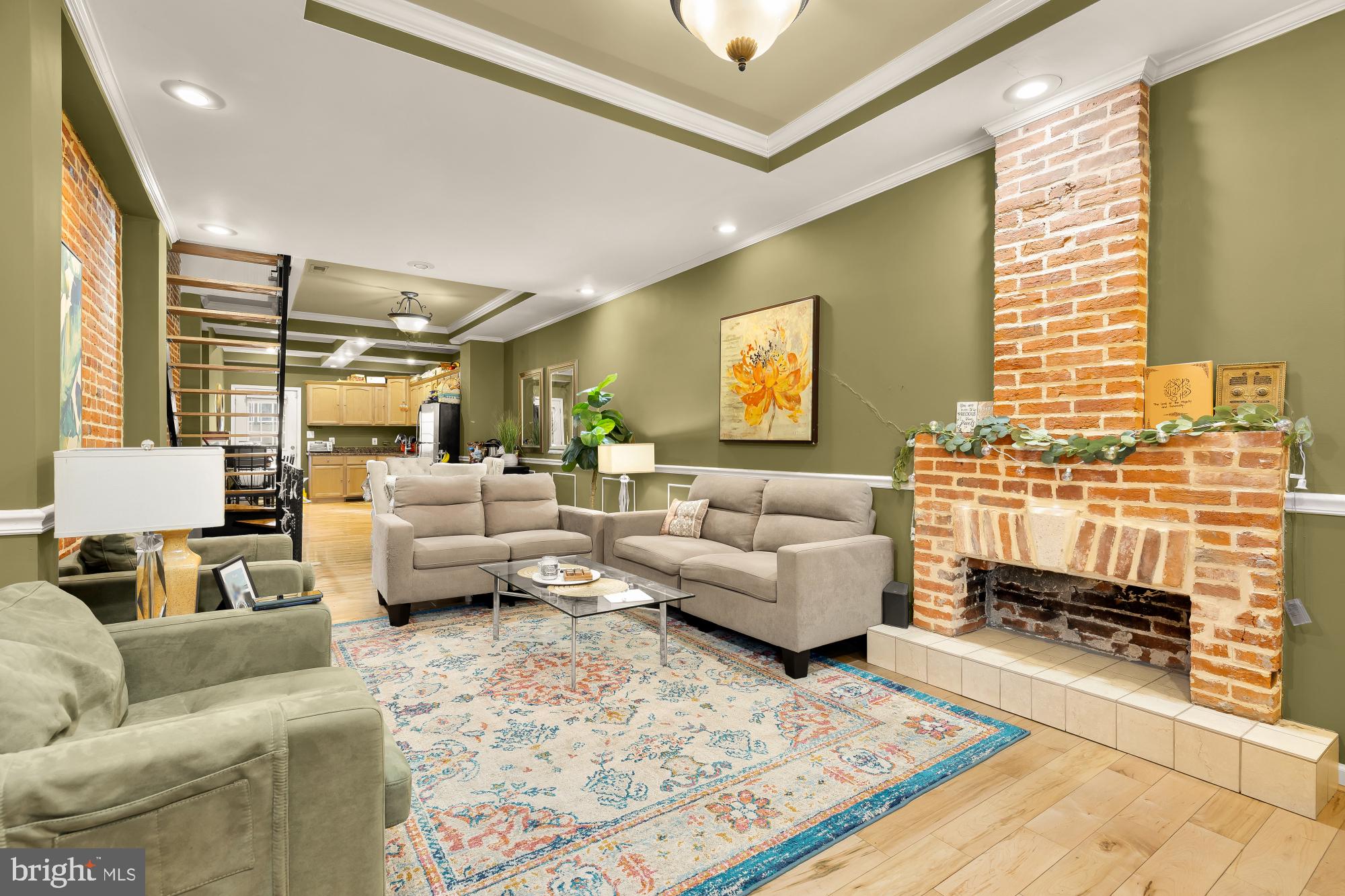 915 WASHINGTON BOULEVARD