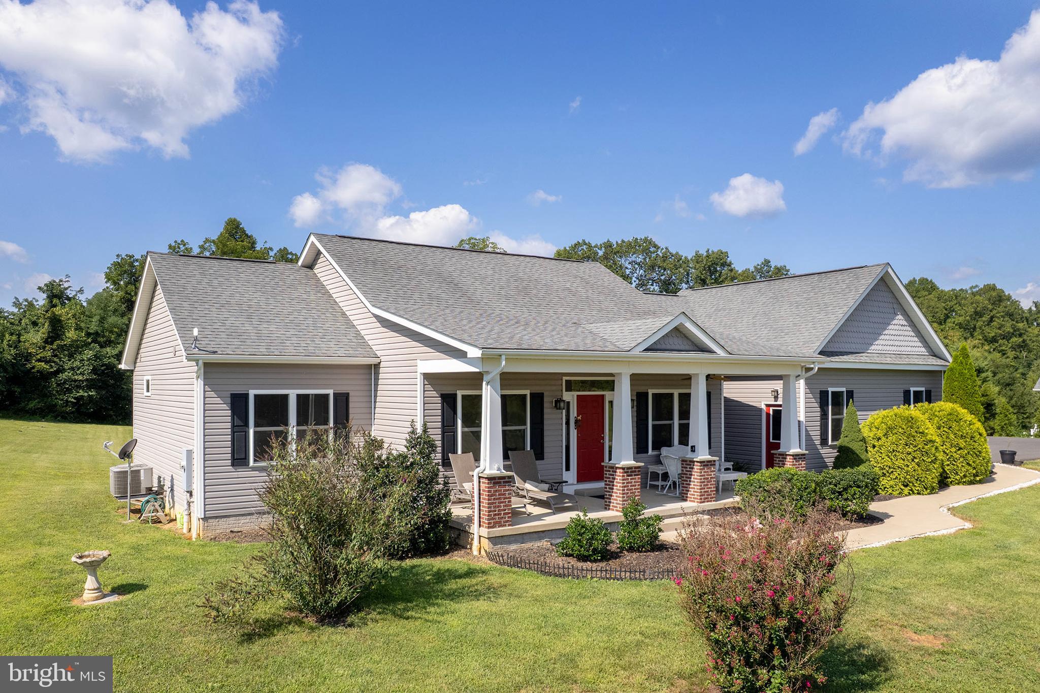440 CHIMNEY CIRCLE
