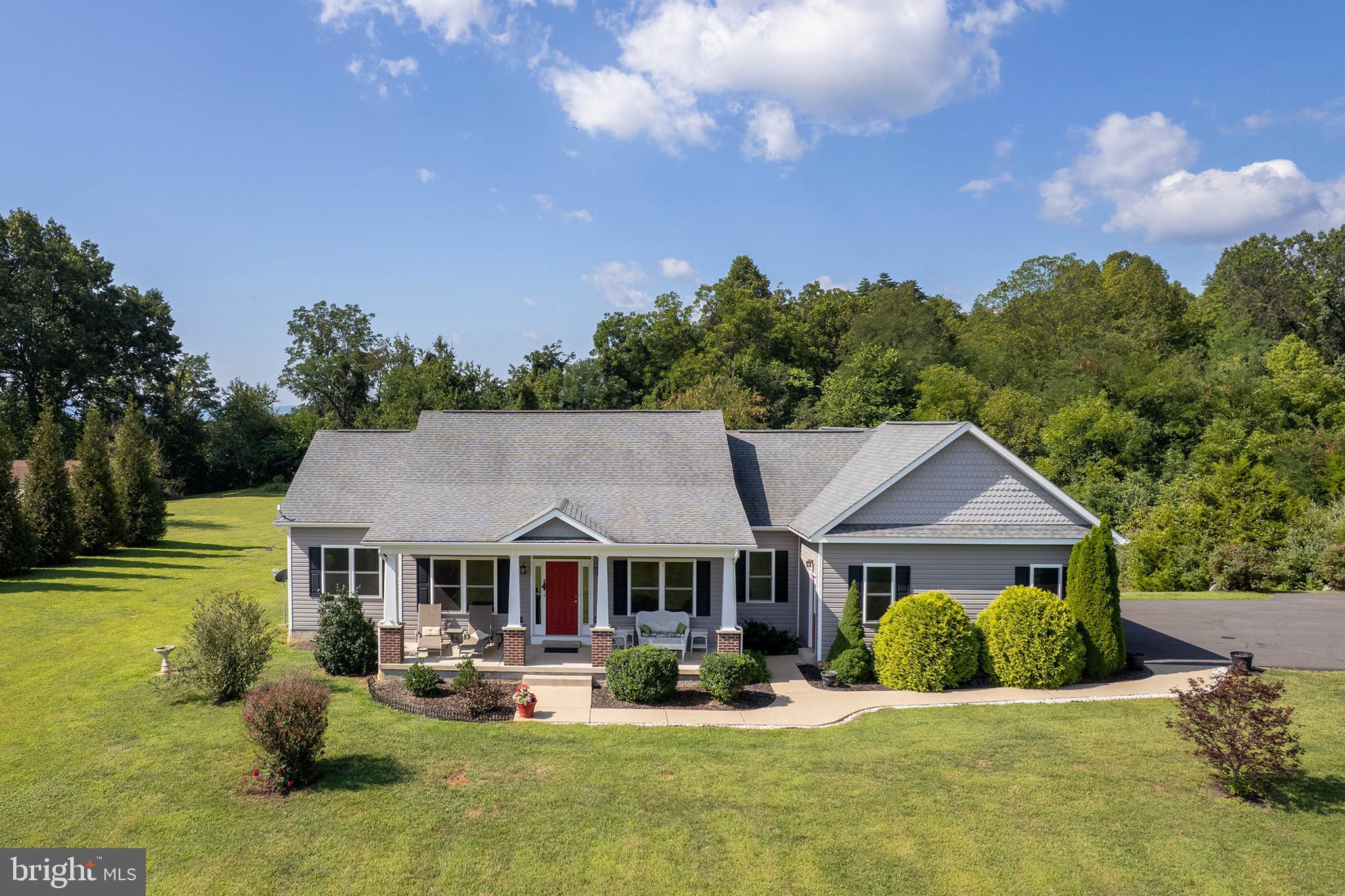 440 CHIMNEY CIRCLE