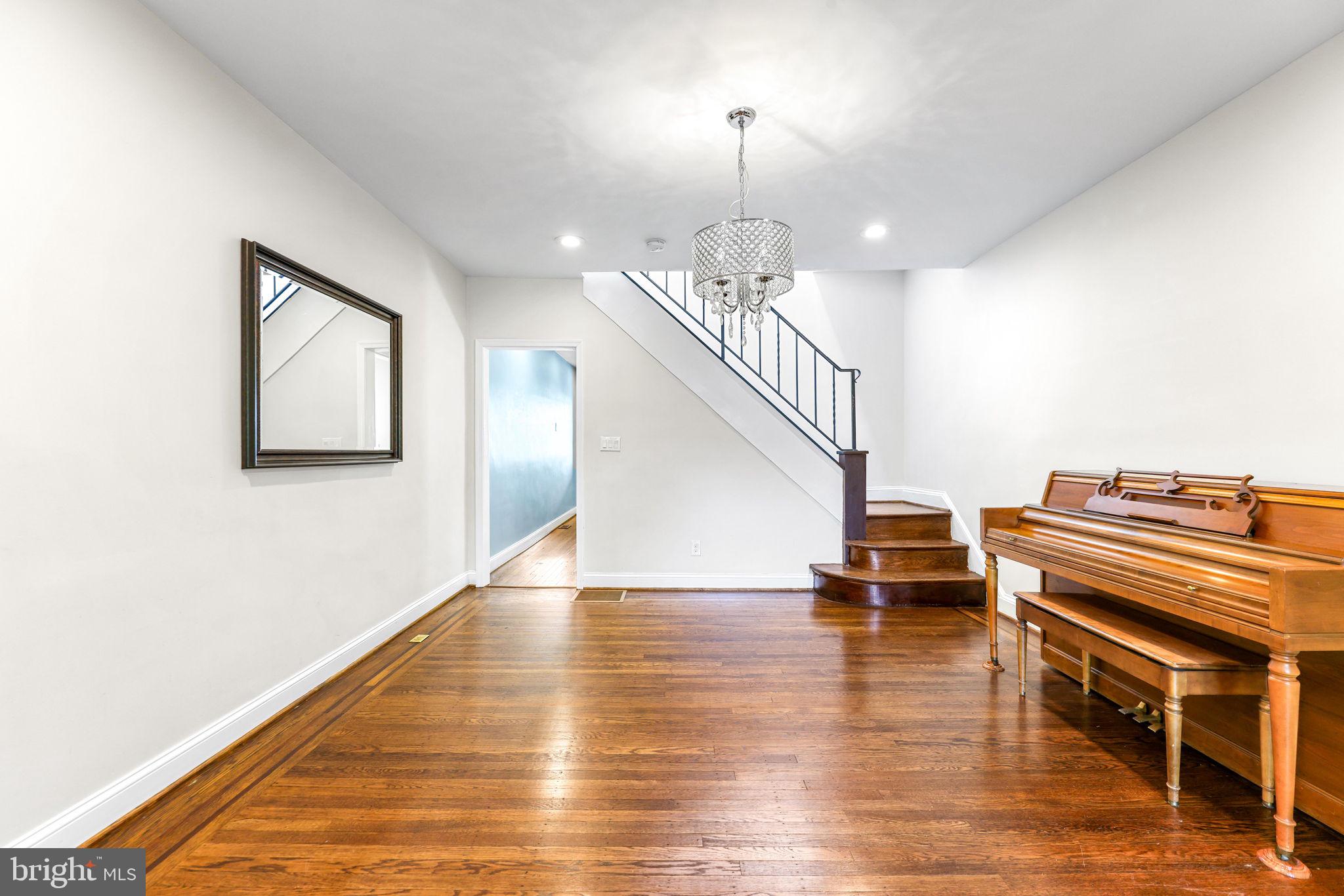 WYMAN PARK HAMPDEN - Residential