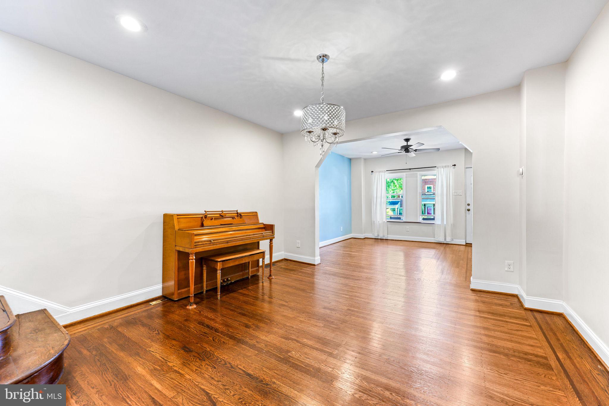 WYMAN PARK HAMPDEN - Residential