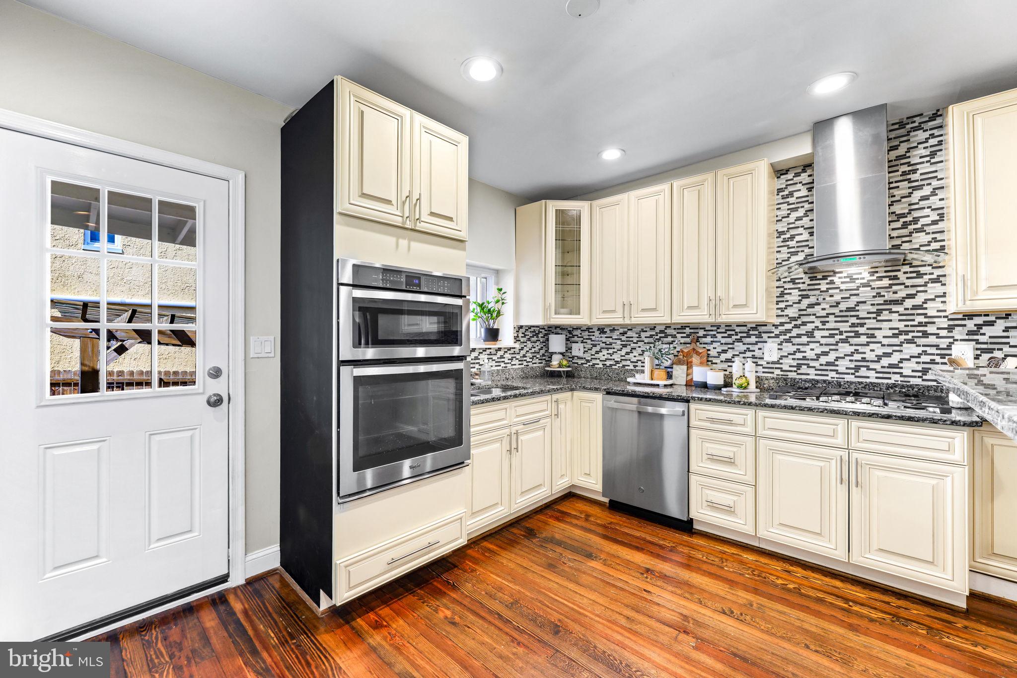 WYMAN PARK HAMPDEN - Residential