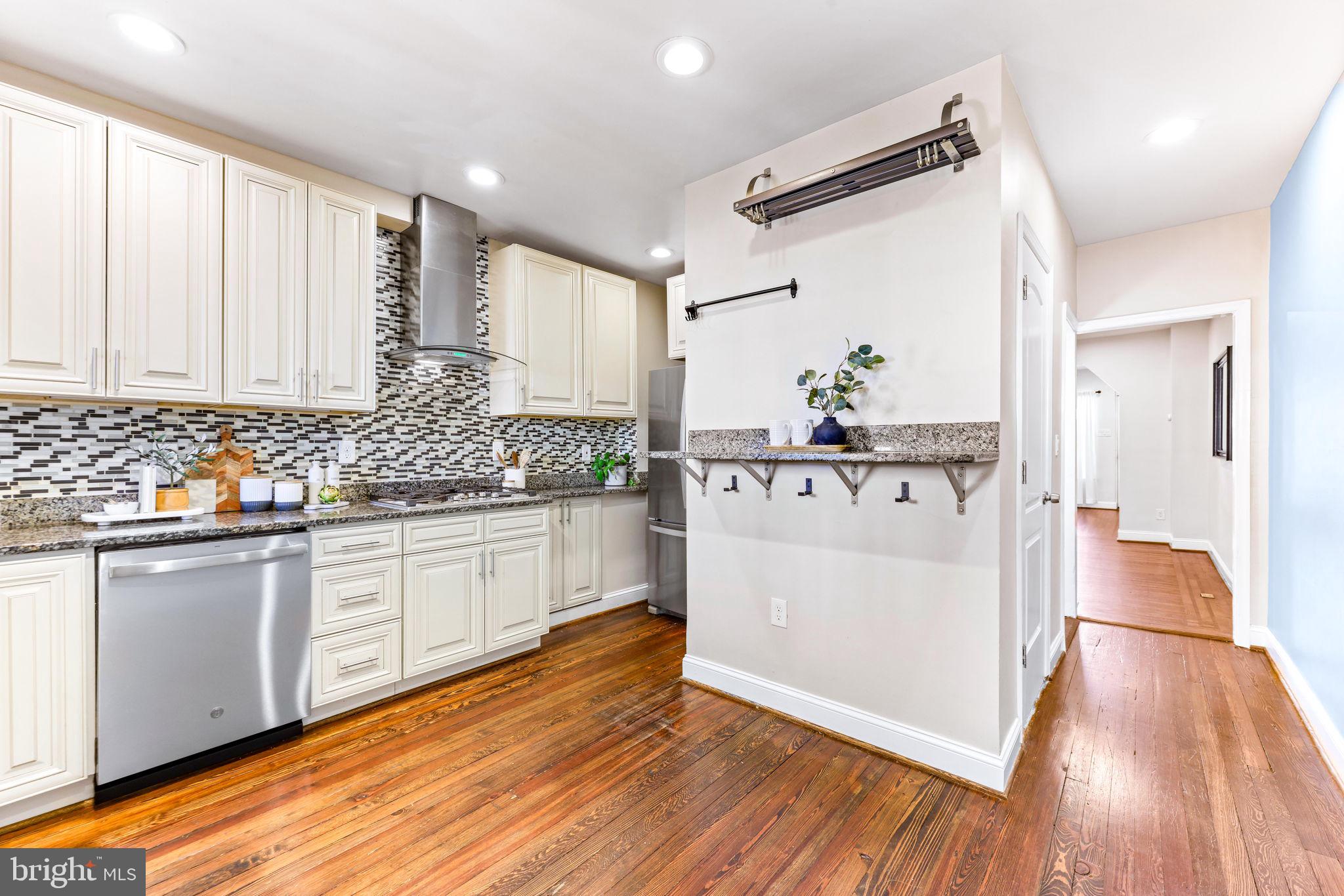 WYMAN PARK HAMPDEN - Residential