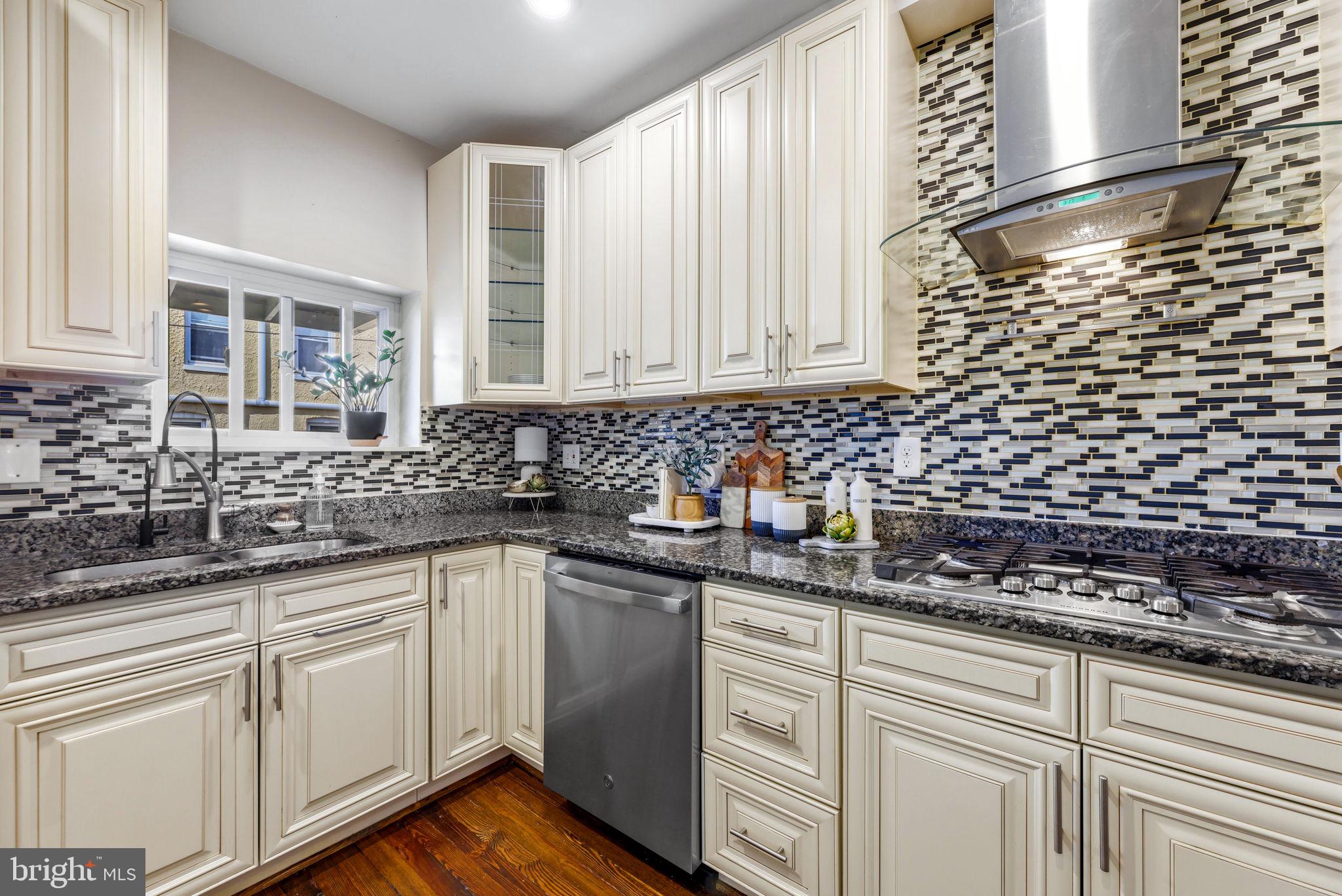 WYMAN PARK HAMPDEN - Residential