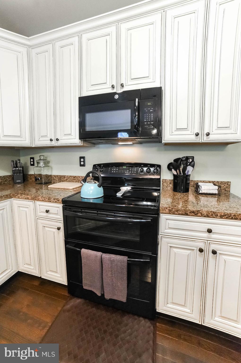 BEN OAKS - Residential