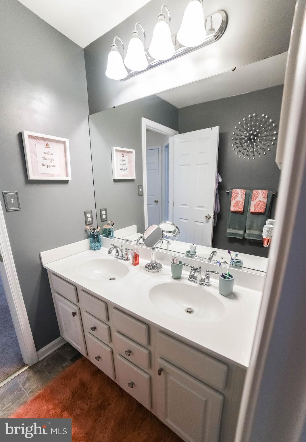 BEN OAKS - Residential