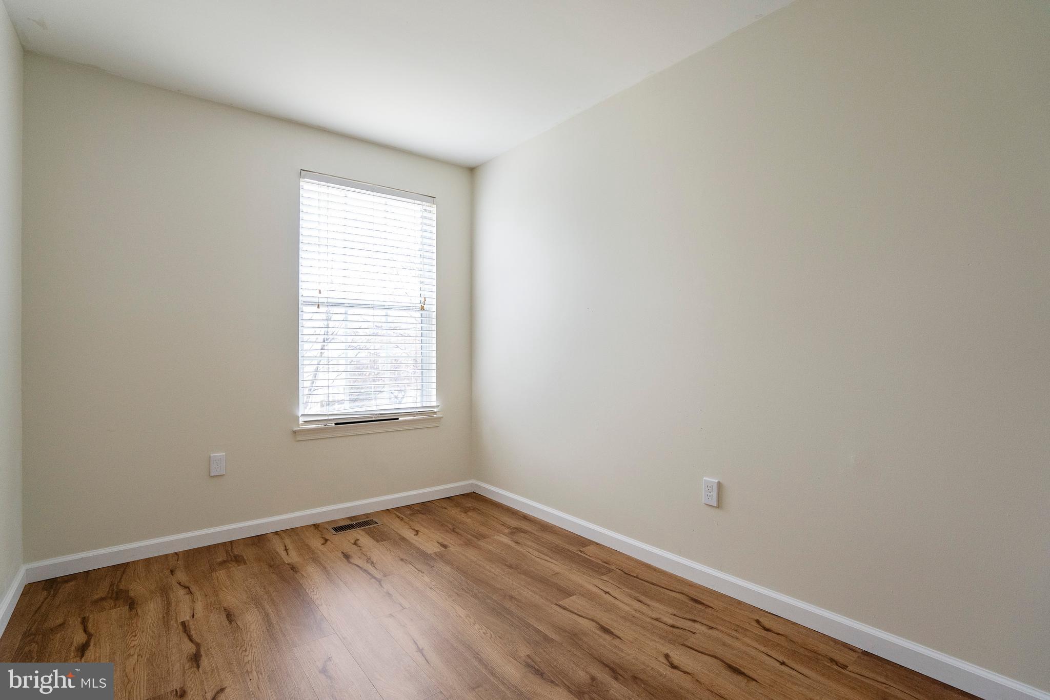 LAKE VILLAGE MANOR - Residential Lease