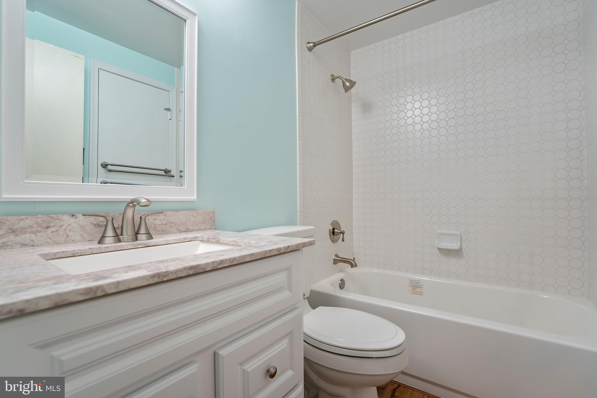 LAKE VILLAGE MANOR - Residential Lease