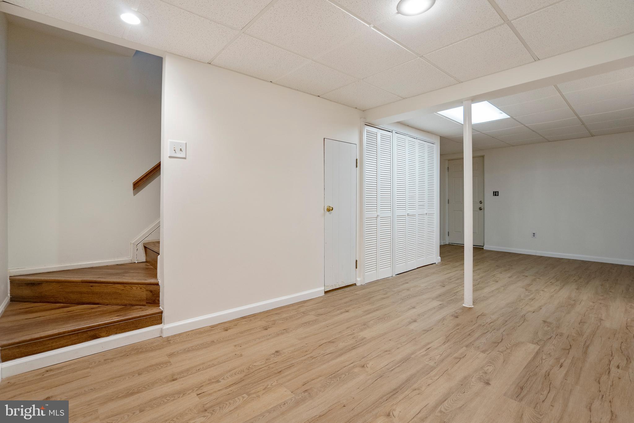 LAKE VILLAGE MANOR - Residential Lease