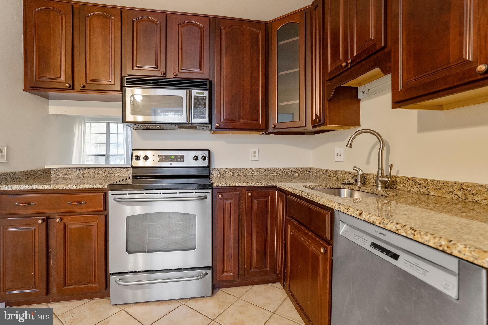 LAKE VILLAGE MANOR - Residential Lease