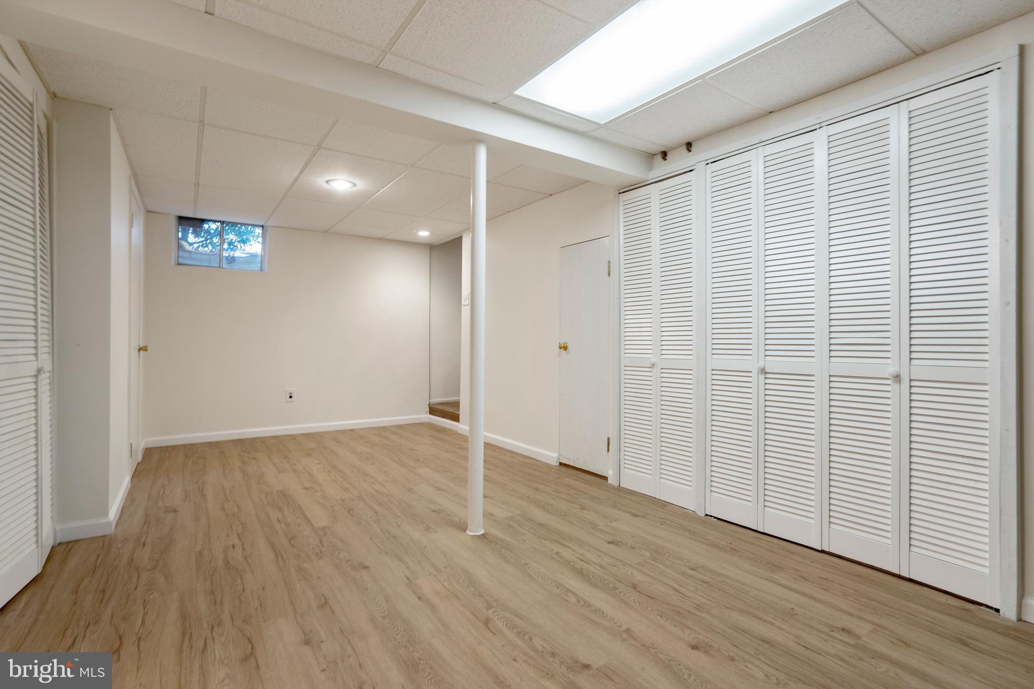 LAKE VILLAGE MANOR - Residential Lease