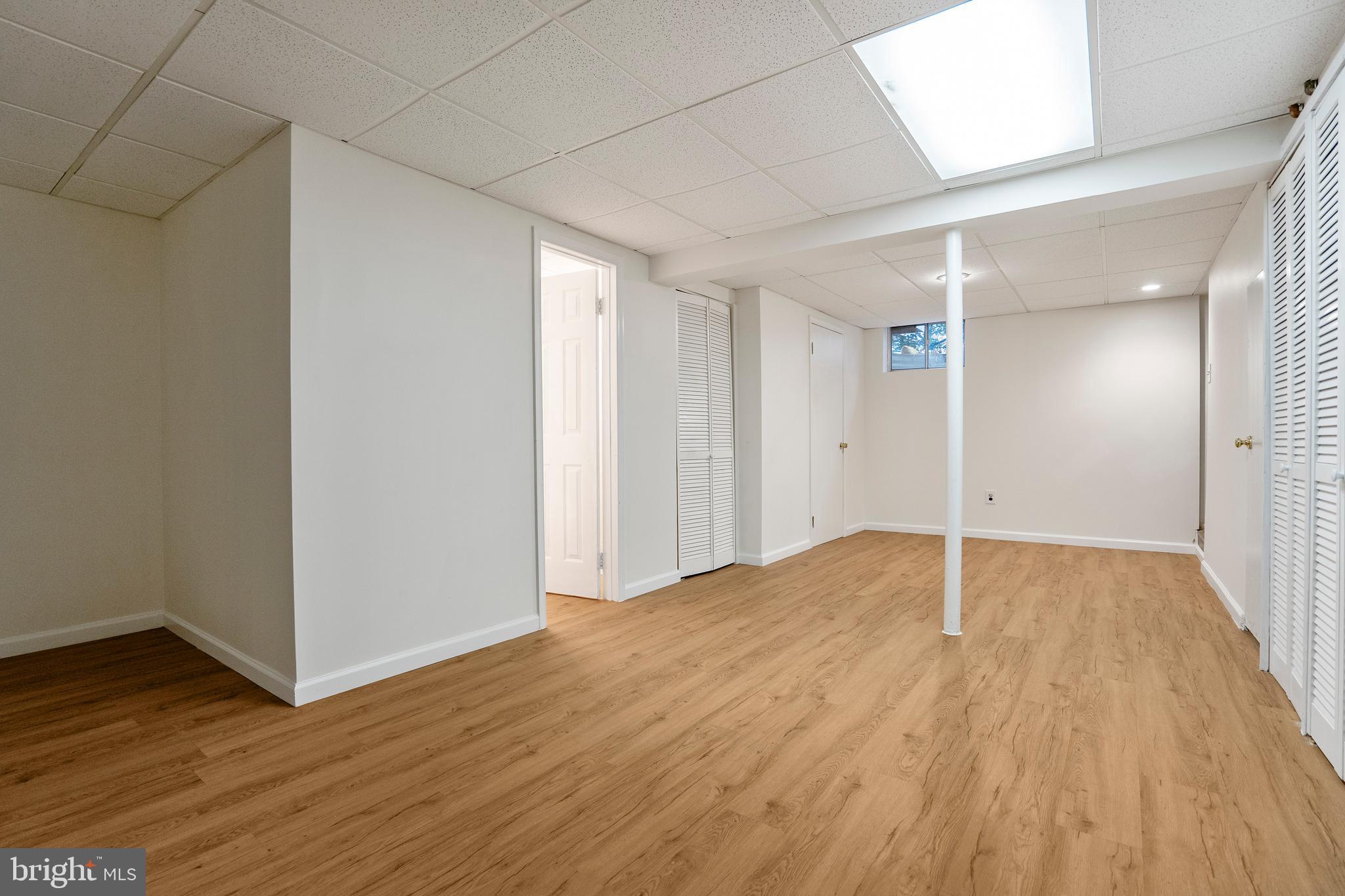 LAKE VILLAGE MANOR - Residential Lease