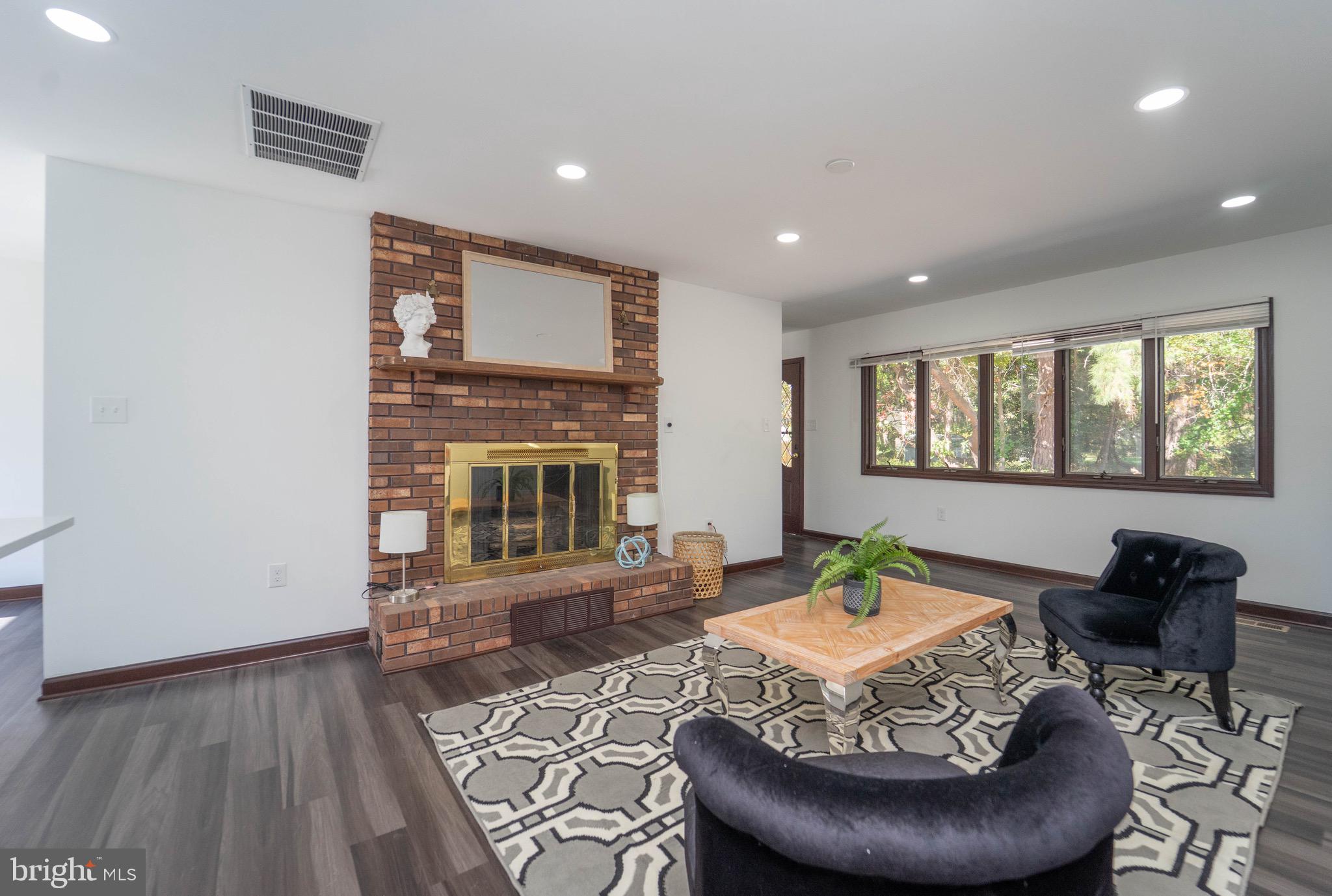 ROMANCOKE ON THE BAY - Residential