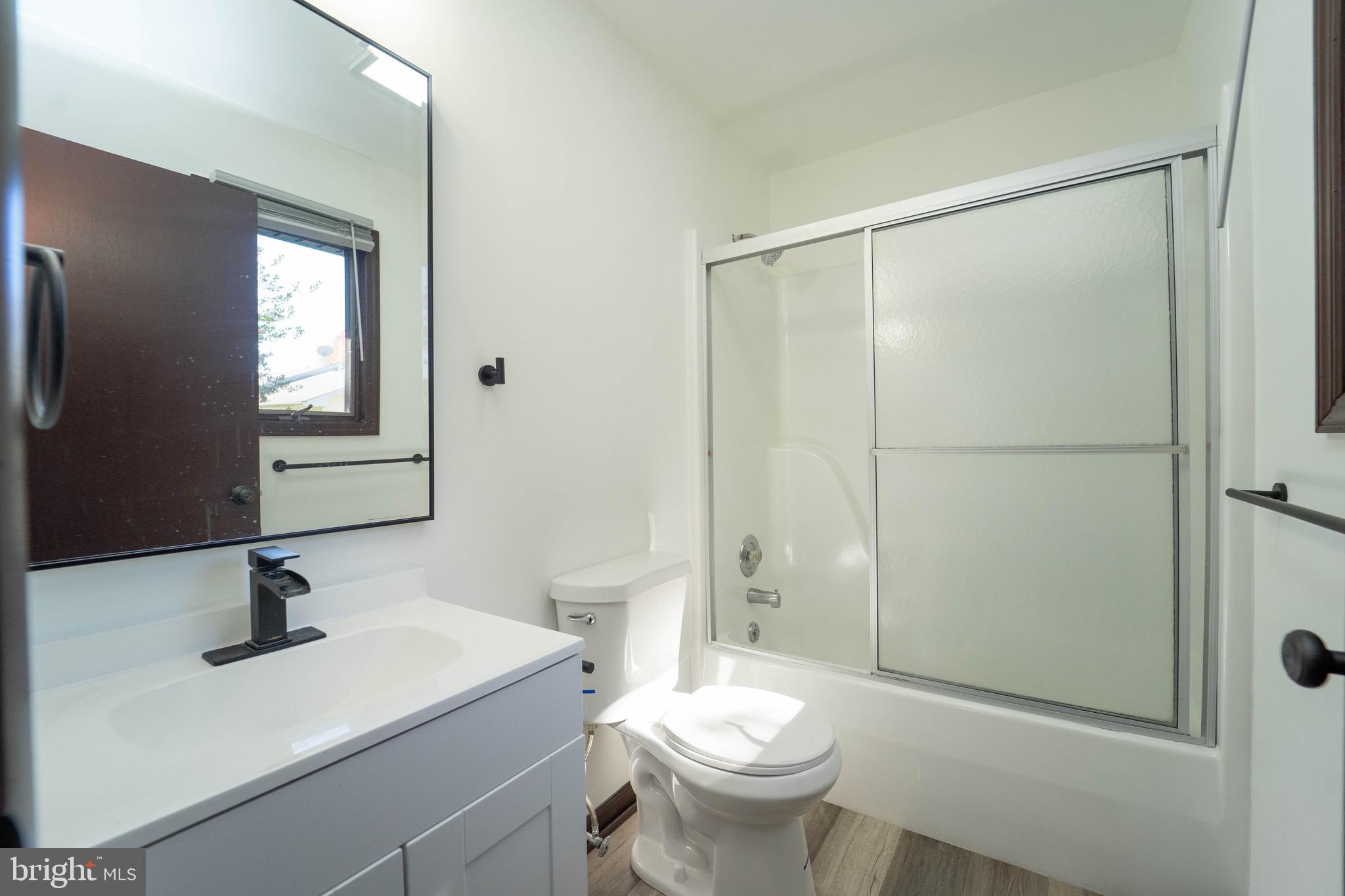 ROMANCOKE ON THE BAY - Residential