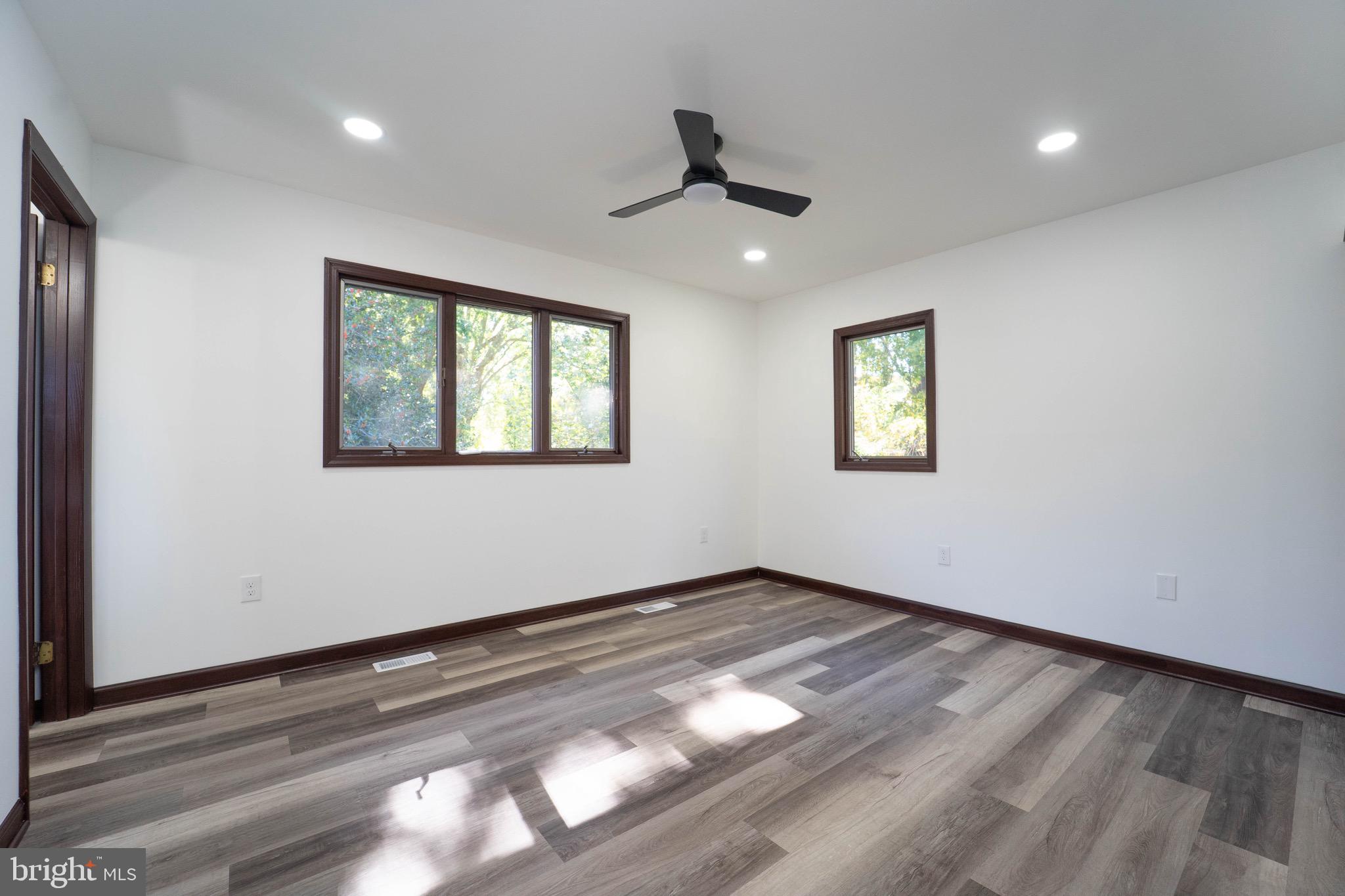 ROMANCOKE ON THE BAY - Residential