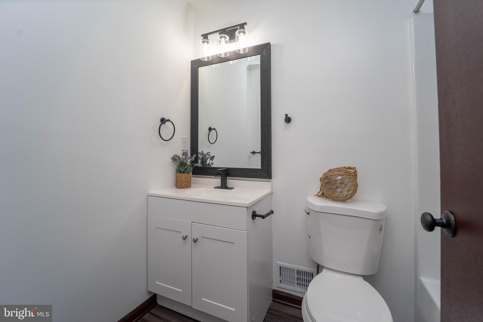 ROMANCOKE ON THE BAY - Residential