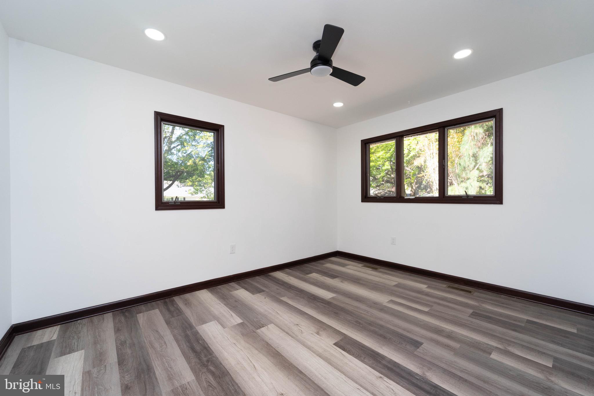 ROMANCOKE ON THE BAY - Residential