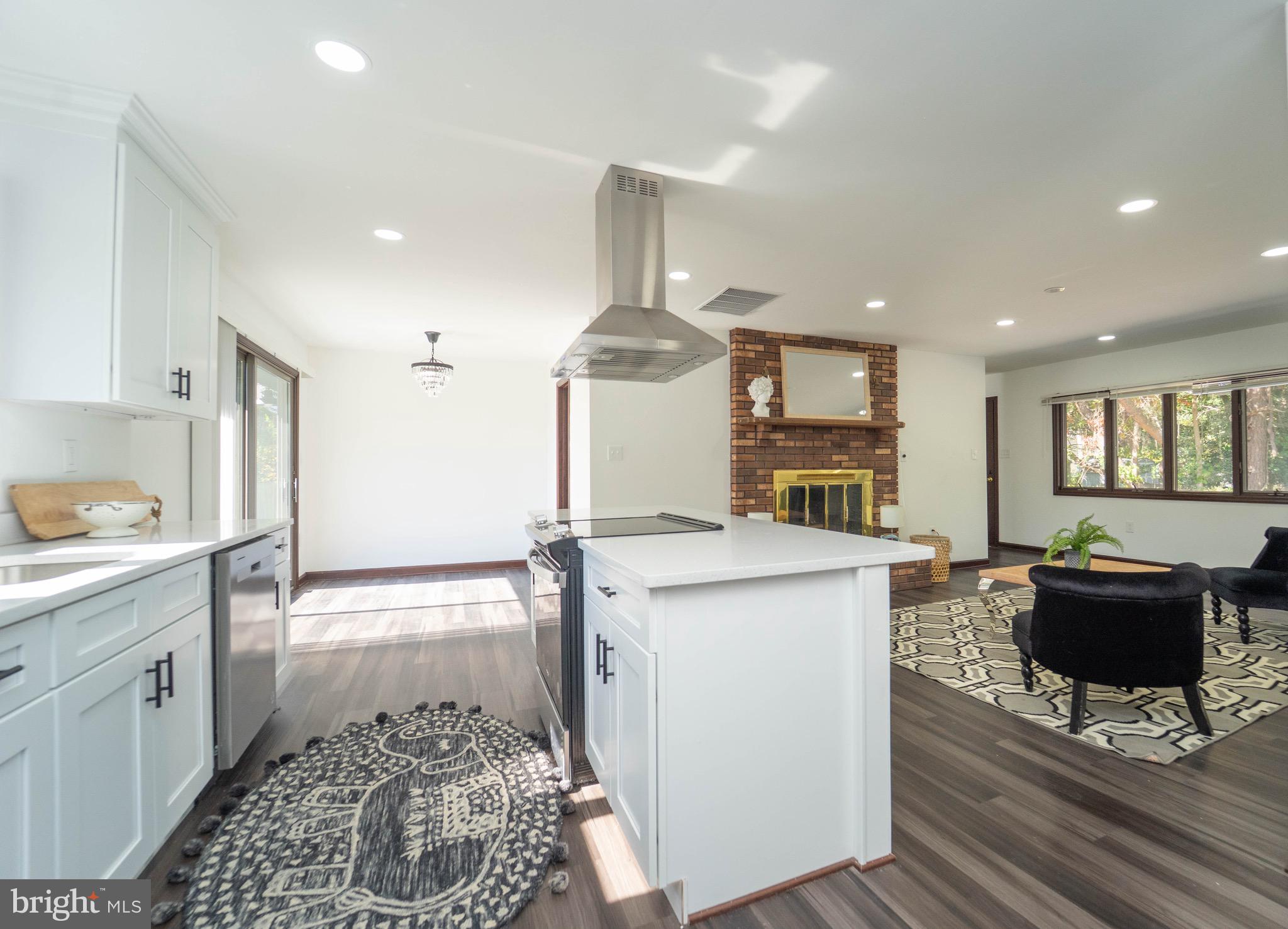 ROMANCOKE ON THE BAY - Residential