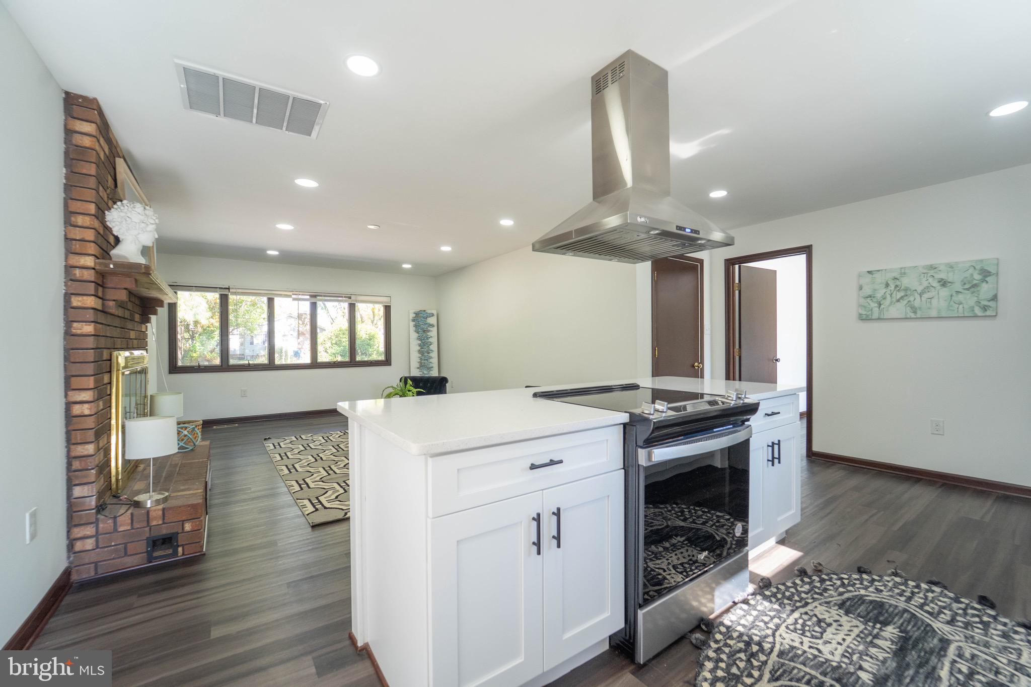 ROMANCOKE ON THE BAY - Residential