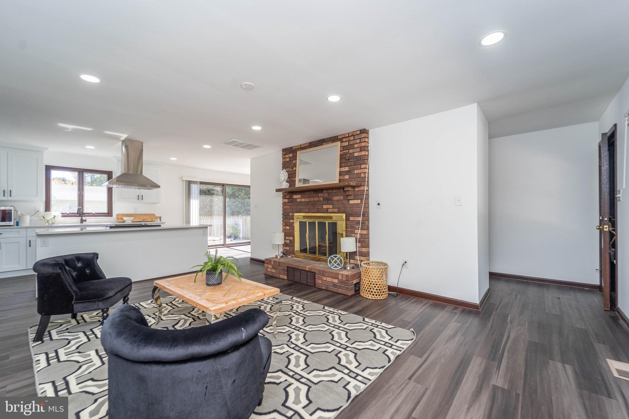 ROMANCOKE ON THE BAY - Residential