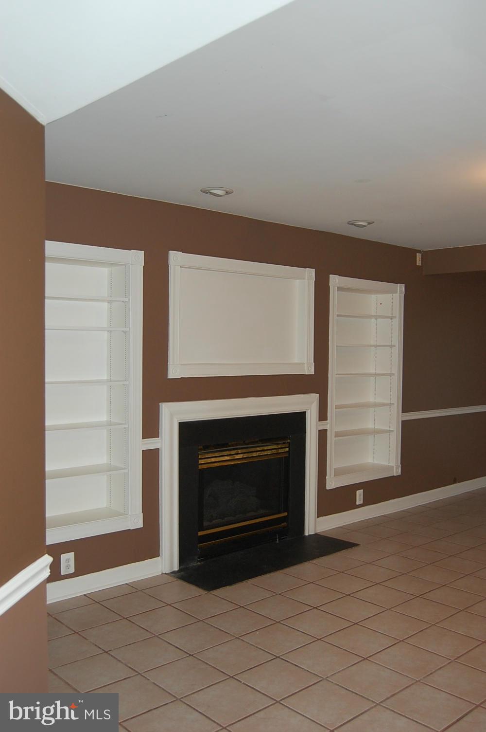 SOUTH RIDING - Residential Lease