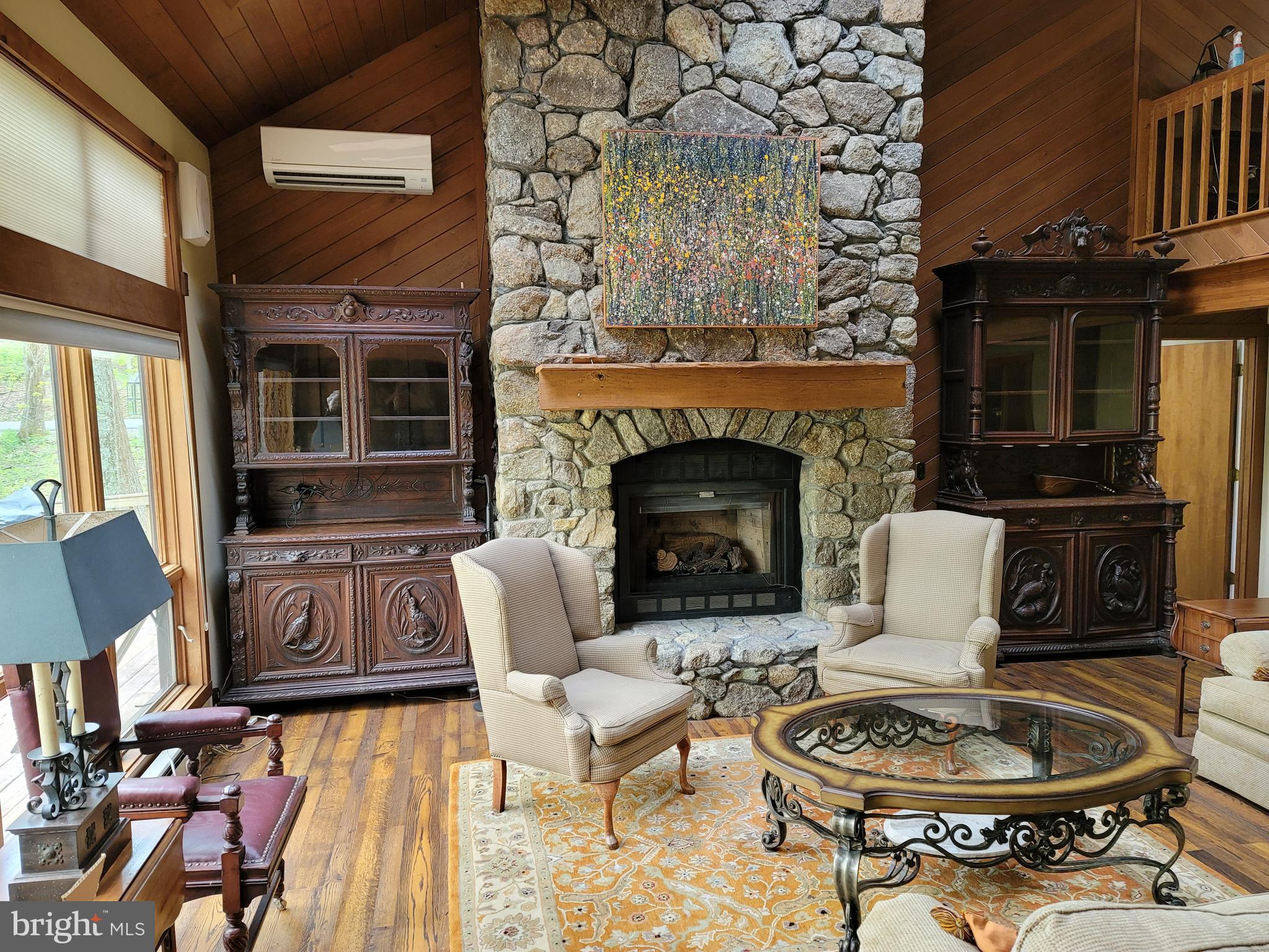 WINTERGREEN DEVILS KNOB - Residential