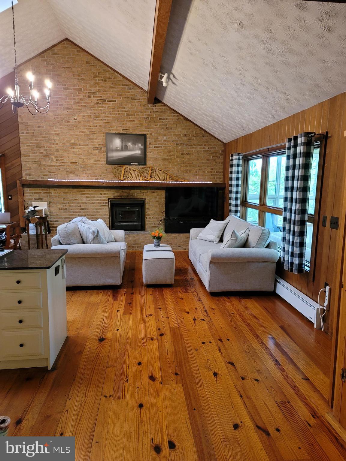 WINTERGREEN DEVILS KNOB - Residential