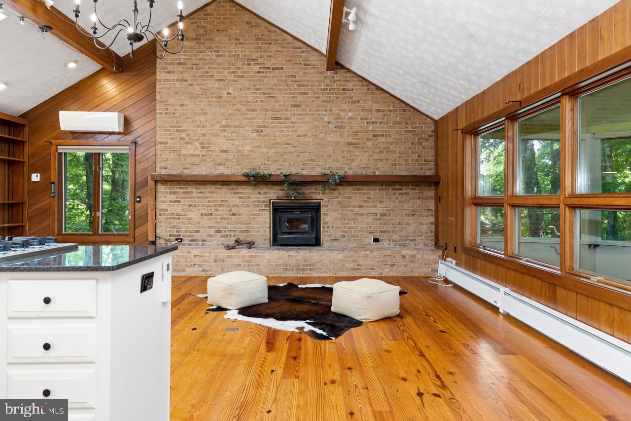 WINTERGREEN DEVILS KNOB - Residential