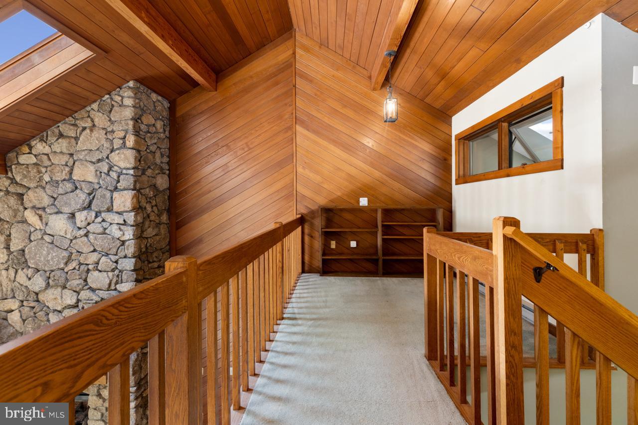 WINTERGREEN DEVILS KNOB - Residential