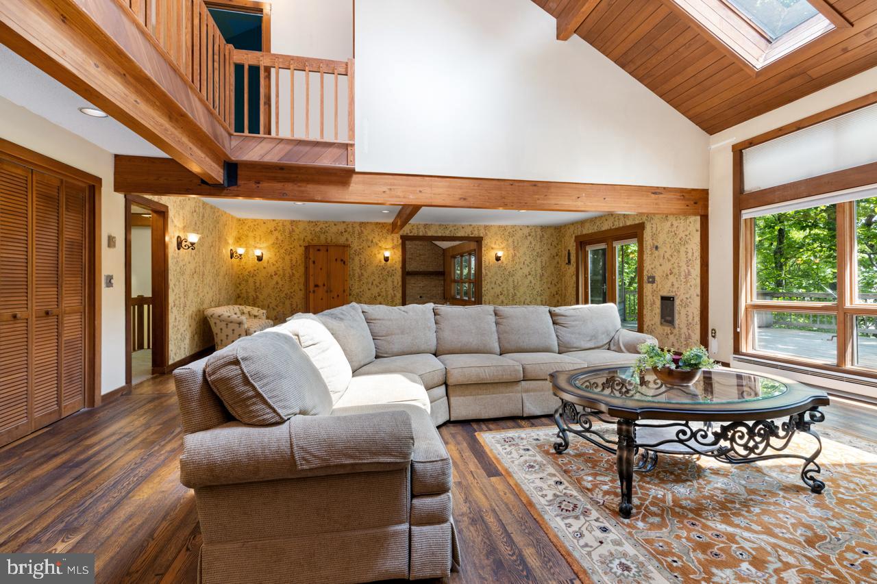 WINTERGREEN DEVILS KNOB - Residential