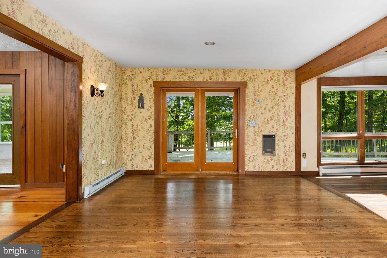 WINTERGREEN DEVILS KNOB - Residential