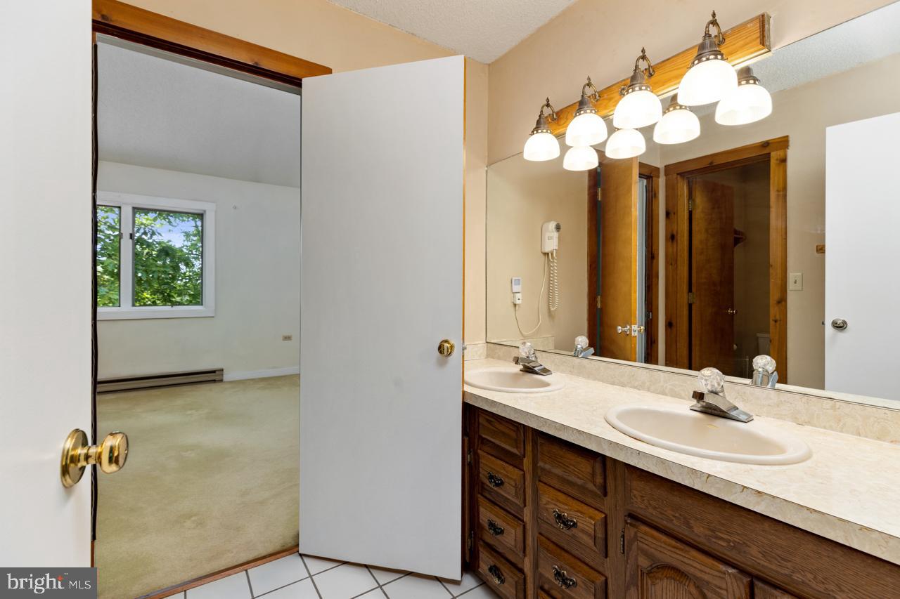 WINTERGREEN DEVILS KNOB - Residential