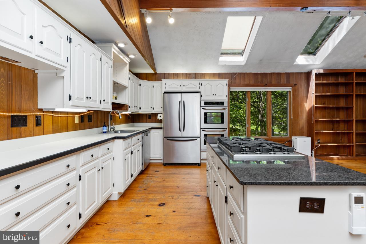 WINTERGREEN DEVILS KNOB - Residential