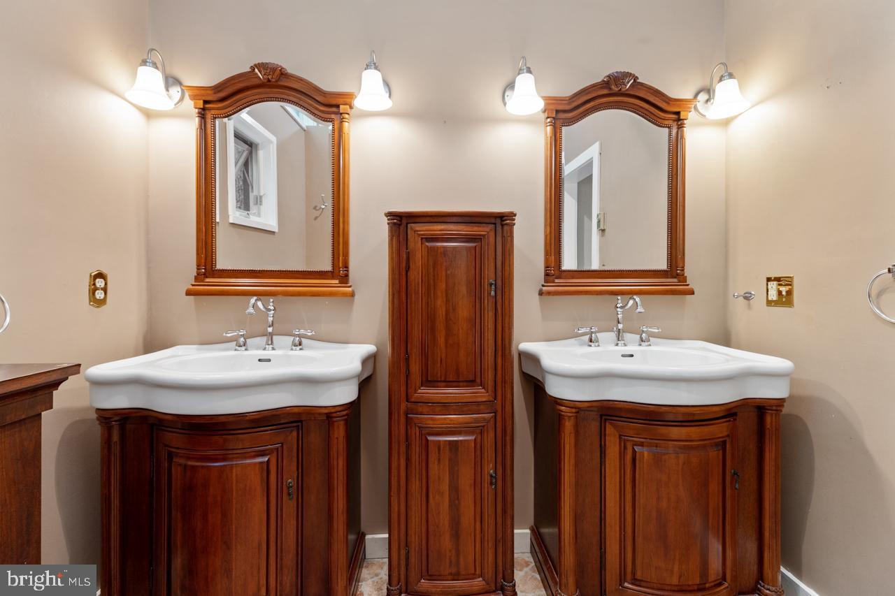 WINTERGREEN DEVILS KNOB - Residential