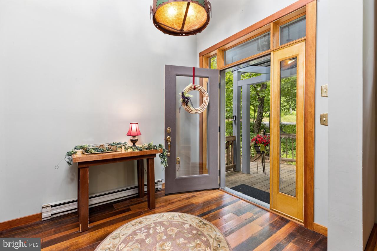 WINTERGREEN DEVILS KNOB - Residential