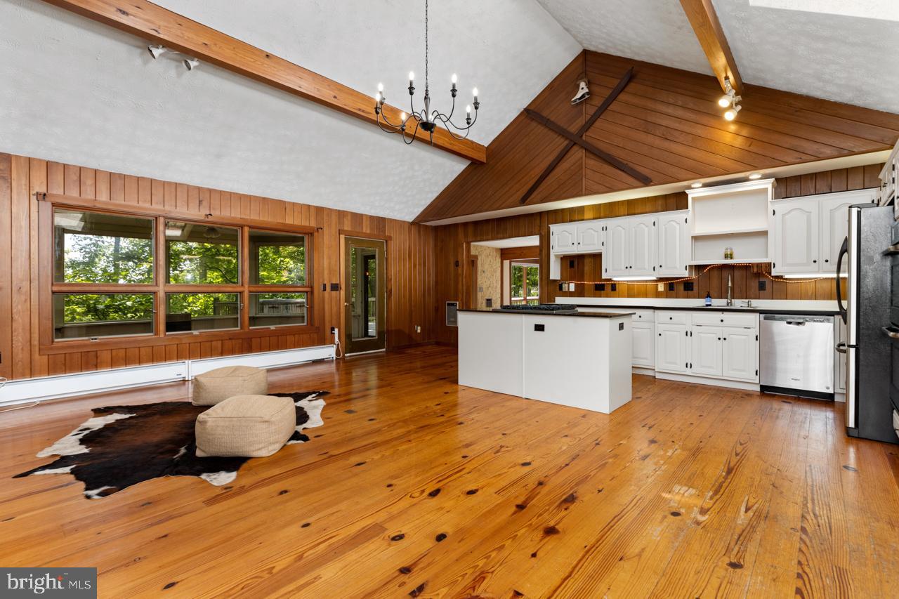 WINTERGREEN DEVILS KNOB - Residential