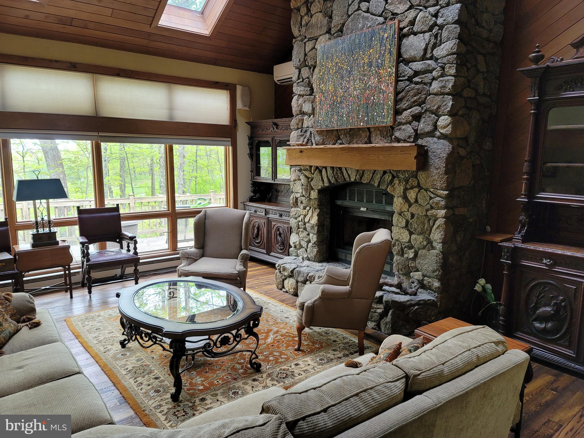 WINTERGREEN DEVILS KNOB - Residential